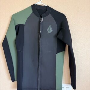 Volcom Black and Green Wetsuit Jacket. Men M